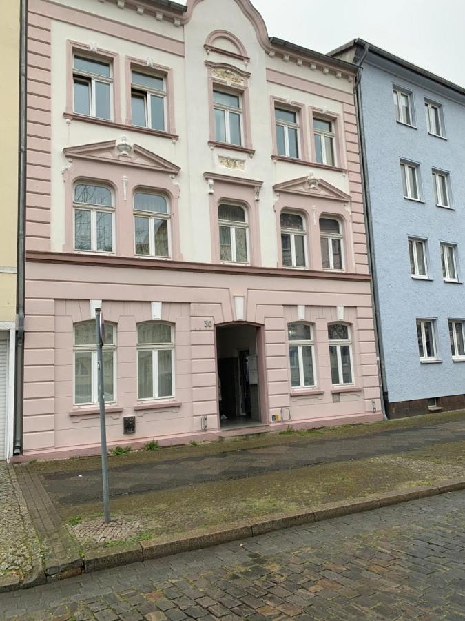 Exklusive Stadtwohnung Am Elbradweg: Best-Preis-Fewo Rathausblick 1 Fuer Max. 3 Pers. Inkl. Wlan, Prime Video & Self Check-In Wittenberge Zewnętrze zdjęcie